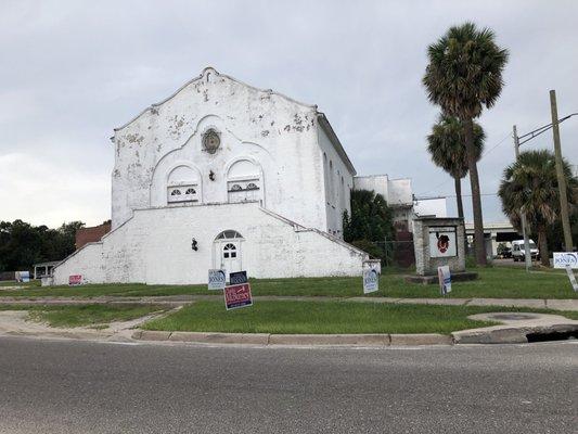 Jacksonville Association of Firefighters: one of many buildings they own on either side of Stockton, & one of the more visible.