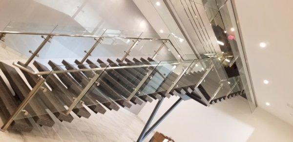 Glass & Stainless Steel Stairway Rail