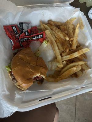 BACON CHEESEBURGER, fries