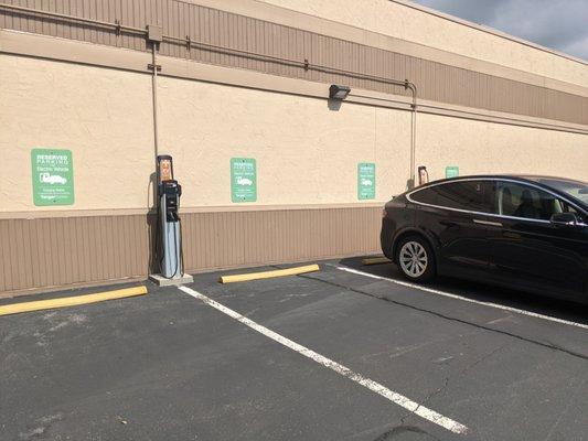 ChargePoint in the Tanger Outlet, Blowing Rock