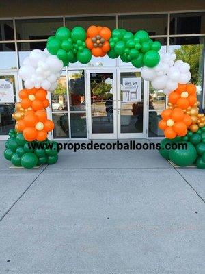 Organic Daisy Balloon Arch (Ashley's Furniture)