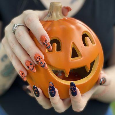 Halloween Jack-o-lantern Nail Art