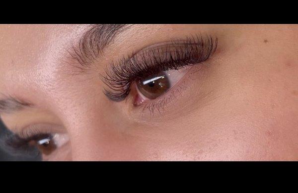 Hybrid Eyelash Extensions