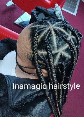 Large Knotless braid, clean triangle parts.