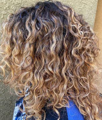 Curly balayage