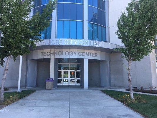 San Jose City College Entrance on Bascom Ave & Moorpark Ave