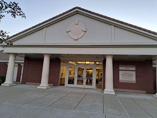 Main entrance of 2831 Theona Way