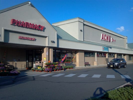 Exterior shot of Acme Grocery Store