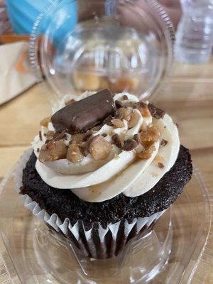 Caramel Toffee Cupcake