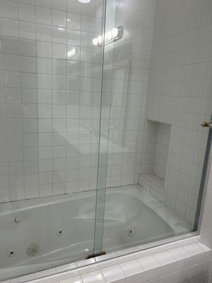 A move out bathroom cleaned