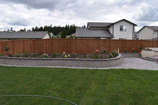 Small Wall for Beautiful Garden.