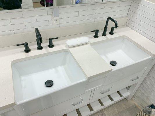 Widespread bathroom faucet and drain installation