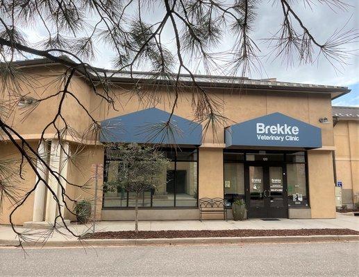 Brekke Veterinary Clinic Happy Canyon Road Location