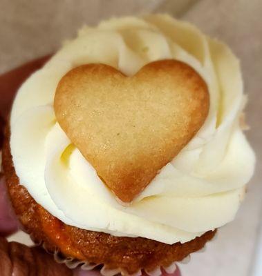 Valentine's Day cupcake *carrot cake*