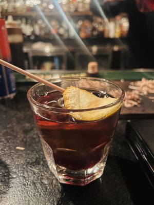 The Leadslinger, a decent Old Fashioned.