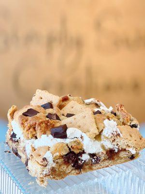 S'more Cookie Bar!