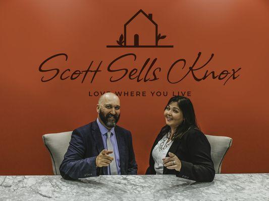 Scott Sells Knox