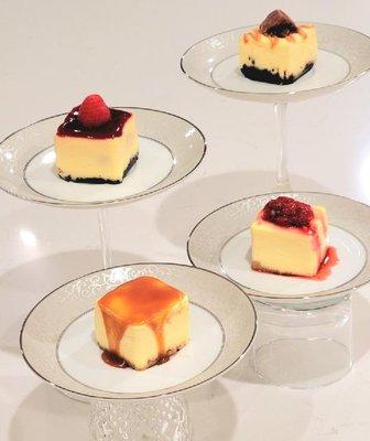 Personal cheesecakes ready to serve and eat