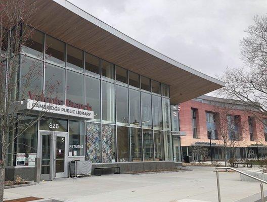 Valente Branch Library