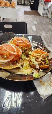 Sopes and tostadas. Pork.