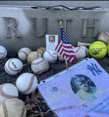 Babe Ruth's Memorial.. Justin Nizolek, GO YARD!