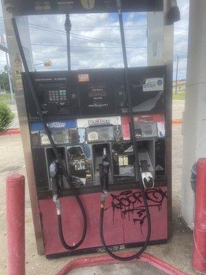 Horrible old bad gas pumps