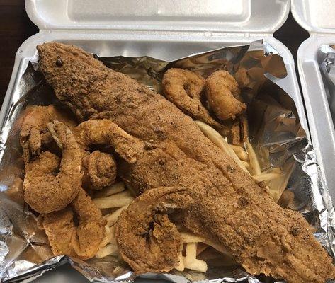 Fish and Shrimp dinner with fries (PoBoy) $12