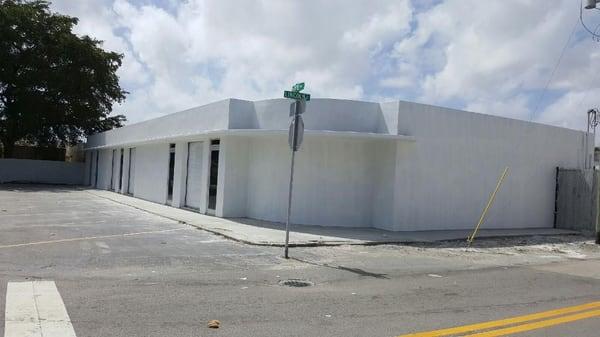 Warehouses available for lease in Hollywood on N. Dixie Highway