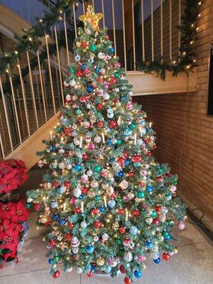 A gorgeous Christmas tree!  Most of the antique ornaments are from as early as the 1930's, 1940's and 1950's.