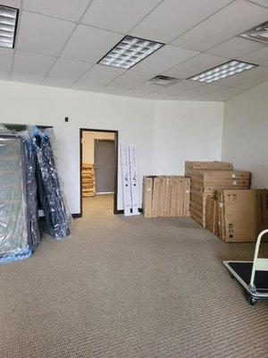 New Mattresses $40DownPlanAvailable NoCredit 50-80% less than retail stores Kings start at - $275 Queens start at - $150