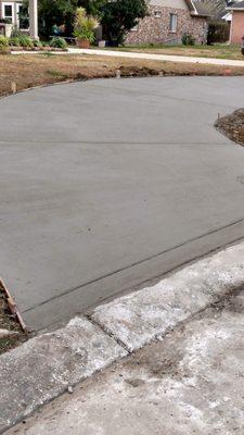 Circle #driveway concrete contractor