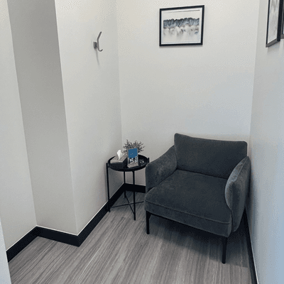 Image of a Rejuvenate MedSpa Golden private numbing room