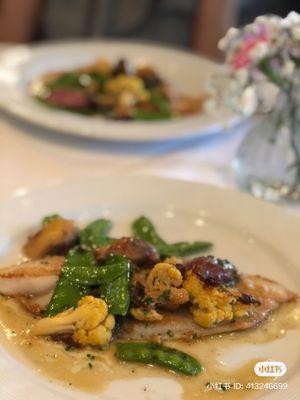 Sole Fillet with finger potatoes, snow peas and cauliflower