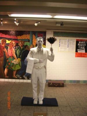 Mime in NY Subway 