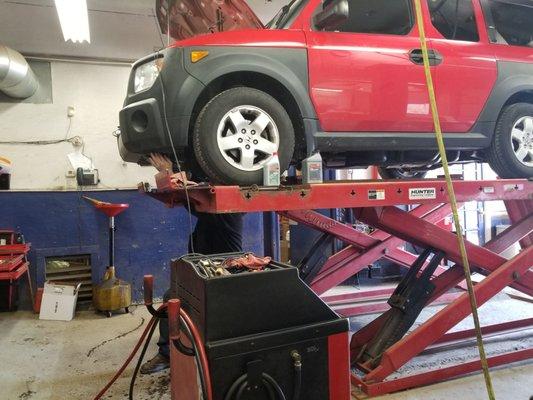 Checking front steering and suspension before we perform the Alignment