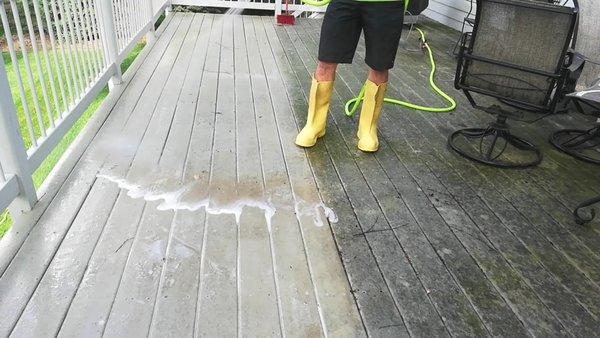 Cleaning Mold Off Deck in Woodbury