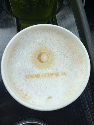 Special SOLAR ECLIPSE 24 art on my latte