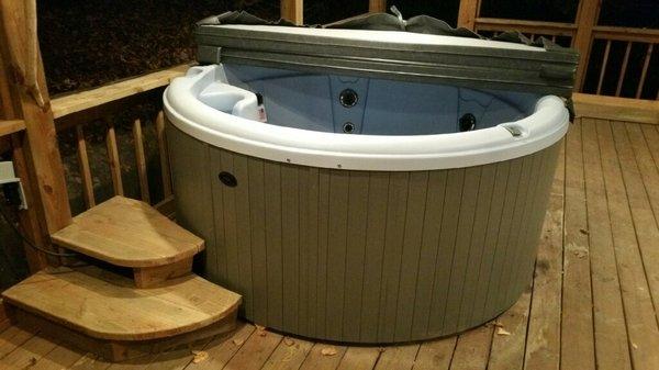 Paradise covers hundreds of miles from either our Garner or Greensboro locations. This Nordic tub found a new home in Yadkinville, NC.