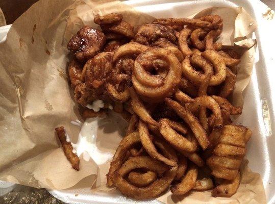 Boneless ponzu wings with curly fries