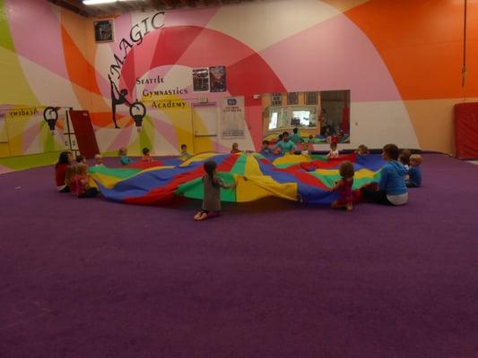 Every student participates in Gymnastics, movement and cooperative games.