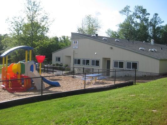 Radisson Little Lukes features a safe outdoor play area.