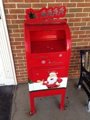 Santa's Mailbox for the kids.    How cute?