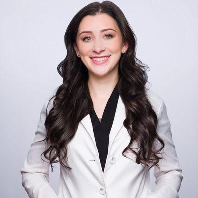 Eve Melendez is a board-certified Physician's Assistant at Astra Plastic Surgery in Cumming, Georgia.