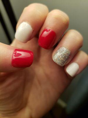 Christmas manicure!!! Ready to sparkle this season