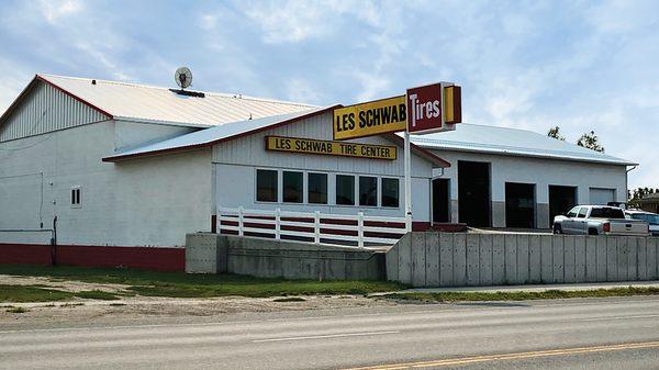 Les Schwab Tire Center