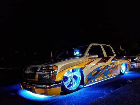 Hyper Glow kit under Cliff Somers Custom 04 Chevy Colorado