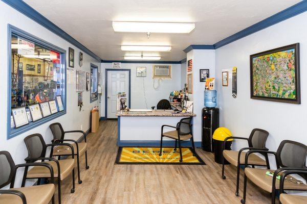 Berea Automotive Repair shop waiting room. Clean, air-conditioned, cold water, and comfortable chairs.