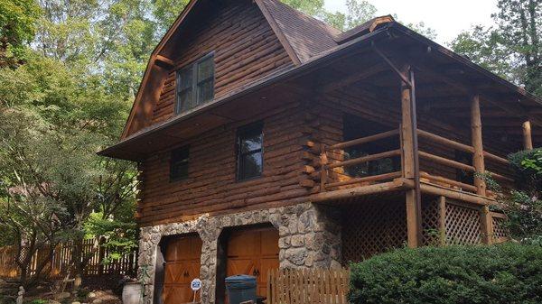 Log home stain an refinishing project