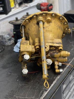 CAT Hydraulic Swing Motor (Before)