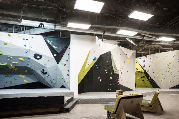 Bouldering walls